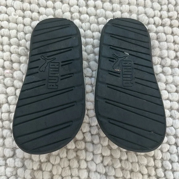Puma Slides, kids size 12! - Picture 2 of 3
